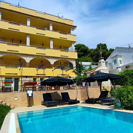 Villa Penava, Private Beach, Pool And 7Min To Trogir Buitenkant foto
