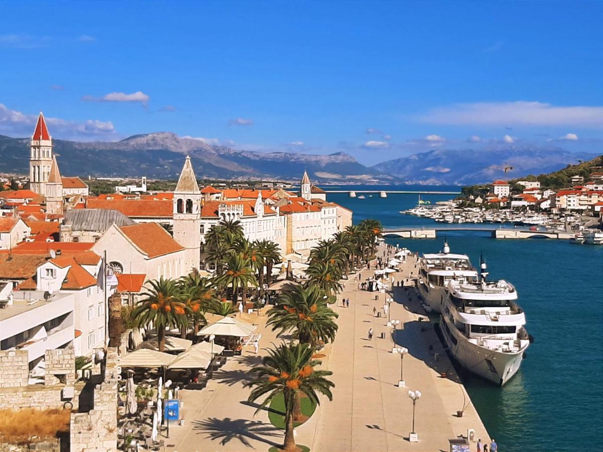 Villa Penava, Private Beach, Pool And 7Min To Trogir Buitenkant foto