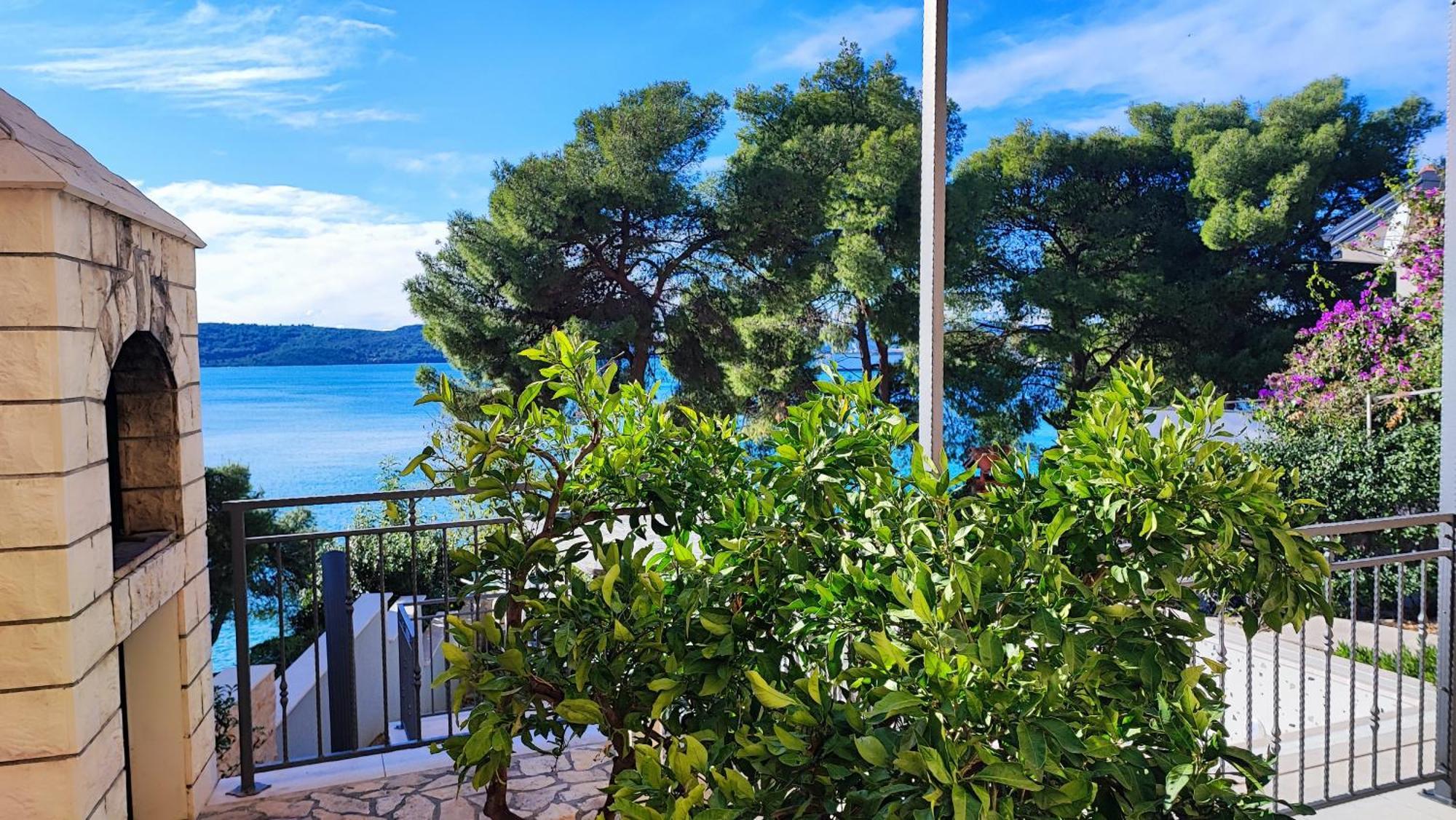Villa Penava, Private Beach, Pool And 7Min To Trogir Buitenkant foto