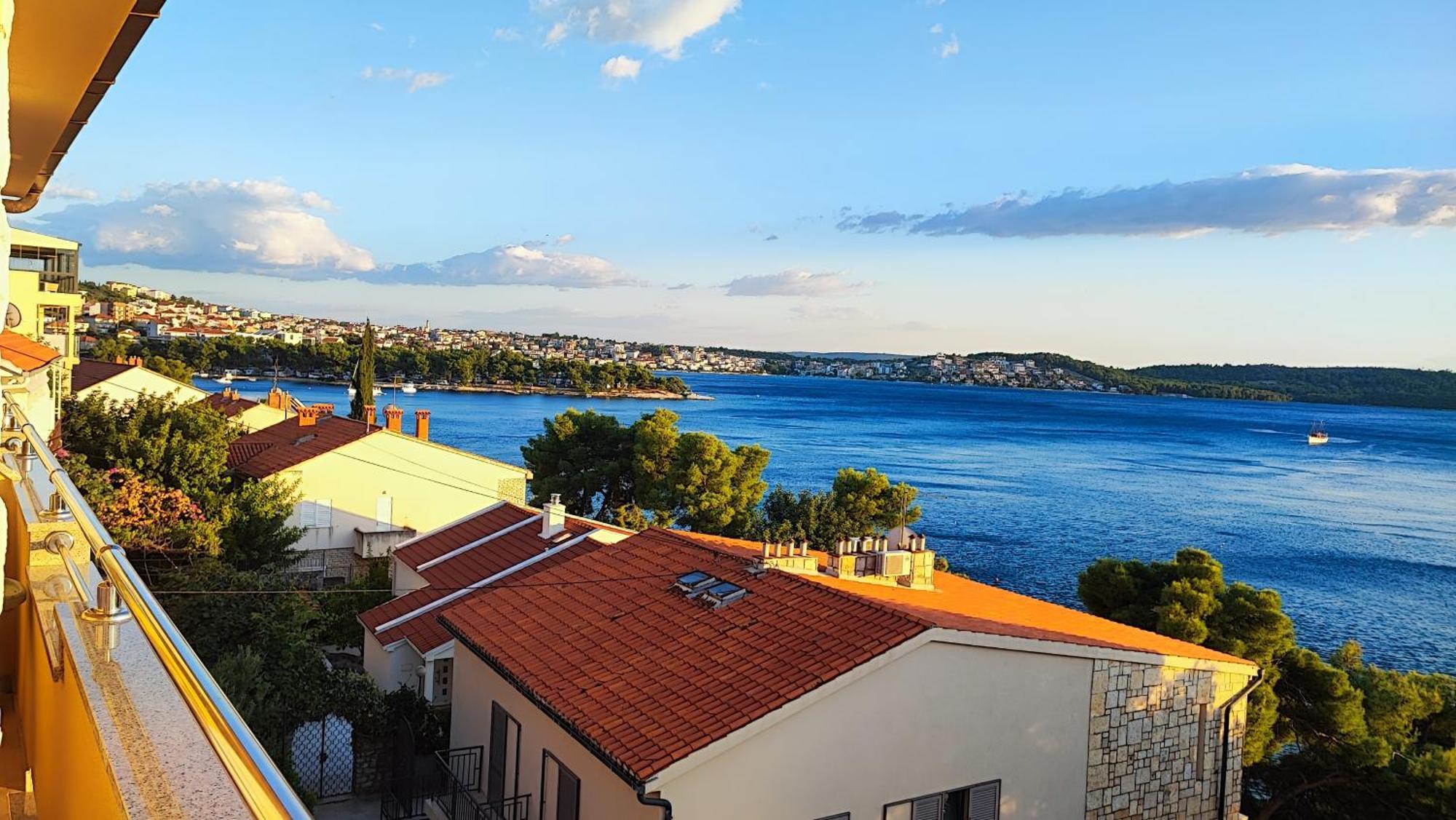 Villa Penava, Private Beach, Pool And 7Min To Trogir Buitenkant foto